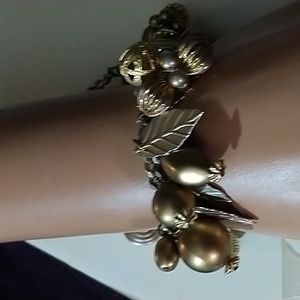 VTG Awesome Leaf Bracelet